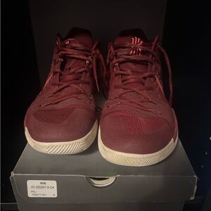 Kyrie "Hot Punch" Size 12